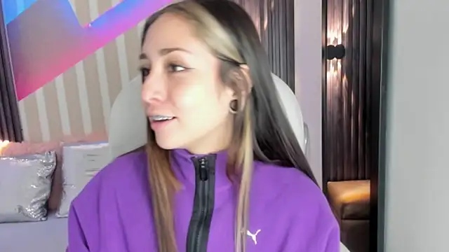 emily layton online show from 10.14.25