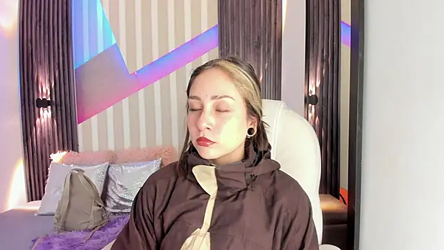 emily layton online show from 10.25.25