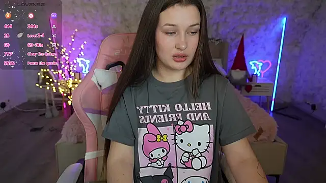 OneLaya online show from 01.03.25