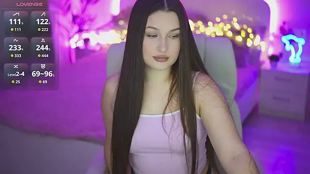 OneLaya online show from 10.03.25