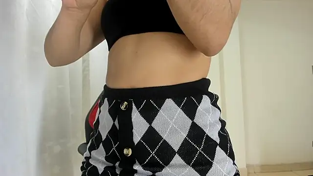 Snapshot of RileySkye chatting on 12.16.24 RileySkye online show from 12.16.24