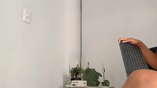 Snapshot of Alba_Olimpo chatting on 02.25.26 Alba Olimpo online show from 02.25.26