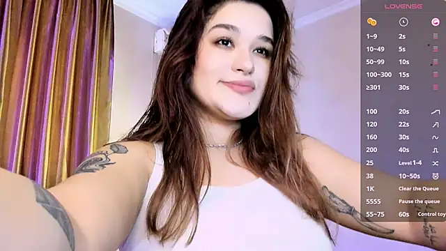 Snapshot of July_Slowdive chatting on 01.16.25 July Slowdive online show from 01.16.25