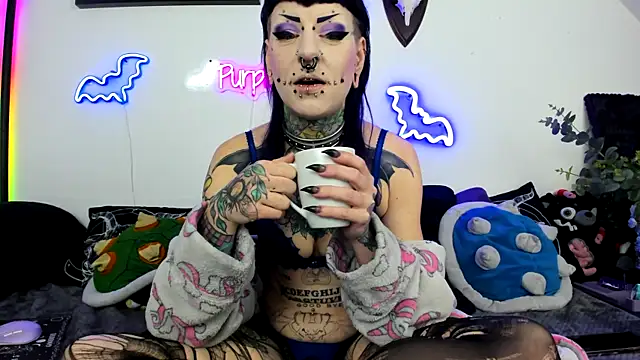 Snapshot of Purple_Coffin666 chatting on 04.29.26 Purple Coffin666 online show from 04.29.26