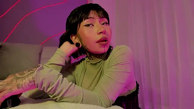 Evangeline bell online show from 12.27.24