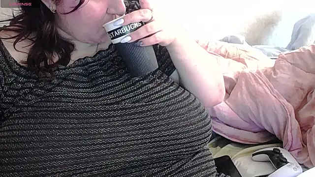 Snapshot of lisa_Black00 chatting on 10.29.25 lisa Black00 online show from 10.29.25