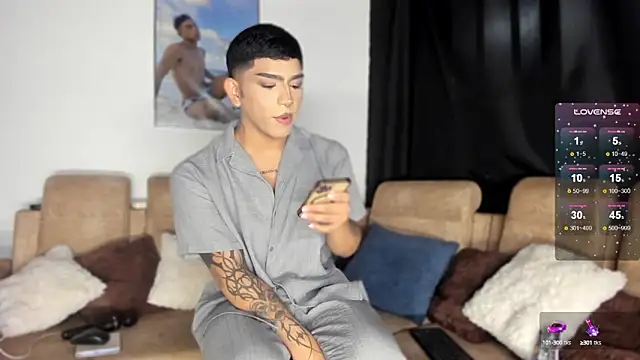 Snapshot of babydragun chatting on 10.07.25 babydragun online show from 10.07.25