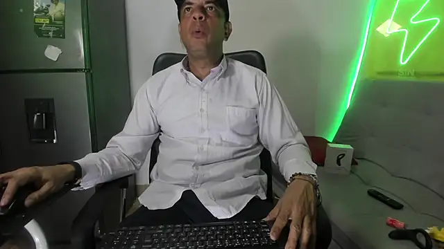 latinmartin73 online show from 01.14.25