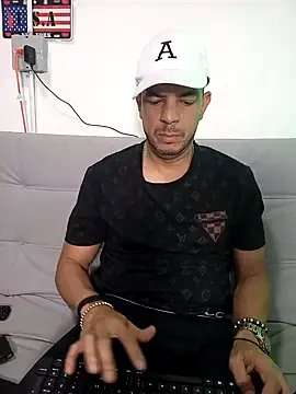 latinmartin73 online show from 02.13.25