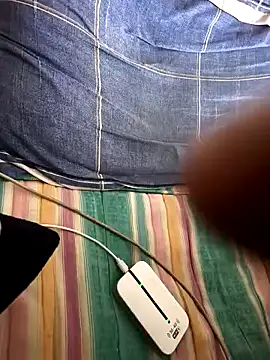Snapshot of huzi518 chatting on 02.18.25 huzi518 online show from 02.18.25