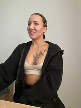 Stasia Queen online show from 12.03.24