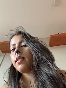 Snapshot of DakotaShelby chatting on 10.29.25 DakotaShelby online show from 10.29.25