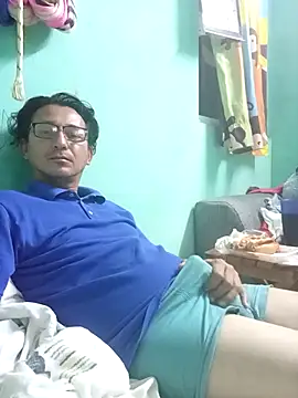 Snapshot of Andresguz35 chatting on 02.14.26 Andresguz35 online show from 02.14.26