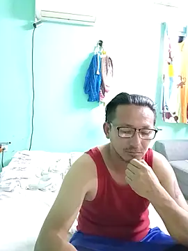 Snapshot of Andresguz35 chatting on 03.05.26 Andresguz35 online show from 03.05.26