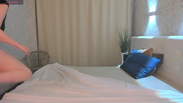 Emma  Leee online show from 03.11.26