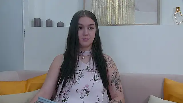ChristinaMilton online show from 01.08.25