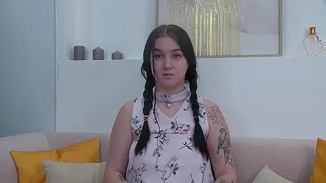 ChristinaMilton online show from 01.08.25