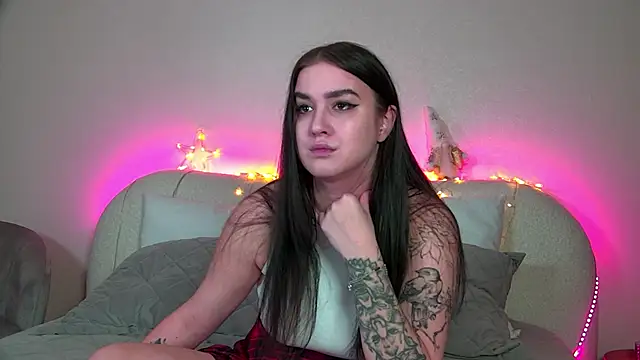 ChristinaMilton online show from 01.10.25