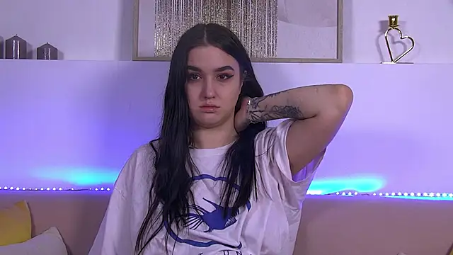 ChristinaMilton online show from 01.22.25