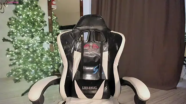 Snapshot of Lana_Younes chatting on 12.29.24 Lana Younes online show from 12.29.24