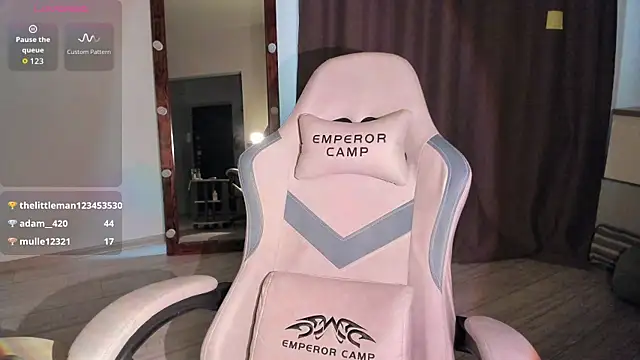 Lana Younes online show from 11.23.25