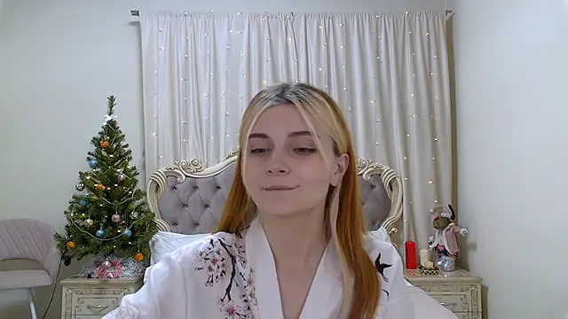 Snapshot of KellyStone chatting on 12.17.24 KellyStone online show from 12.17.24