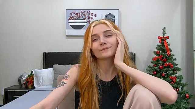 Snapshot of KellyStone chatting on 12.22.24 KellyStone online show from 12.22.24