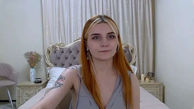 Snapshot of KellyStone chatting on 01.14.25 KellyStone online show from 01.14.25