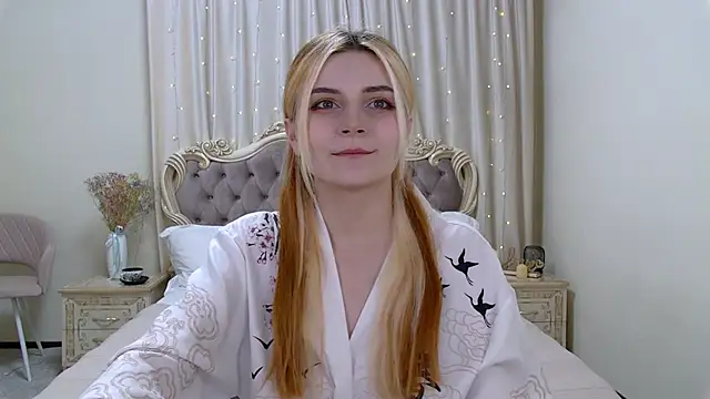 Snapshot of KellyStone chatting on 01.28.25 KellyStone online show from 01.28.25