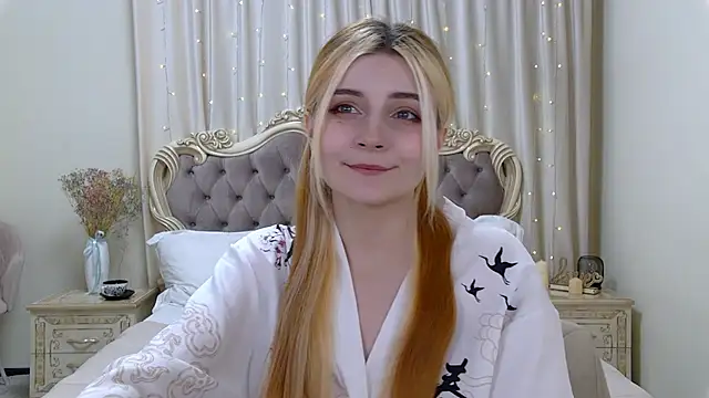 Snapshot of KellyStone chatting on 01.28.25 KellyStone online show from 01.28.25