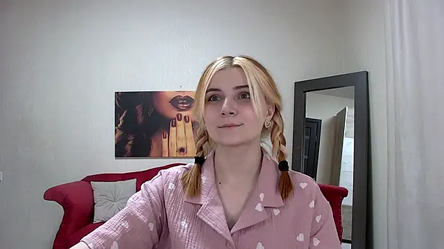 Snapshot of KellyStone chatting on 02.10.25 KellyStone online show from 02.10.25