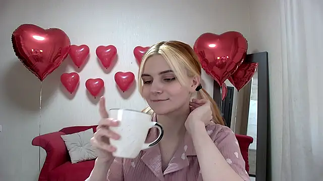 Snapshot of KellyStone chatting on 02.10.25 KellyStone online show from 02.10.25