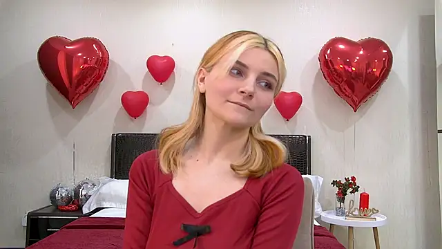 Snapshot of KellyStone chatting on 02.16.25 KellyStone online show from 02.16.25