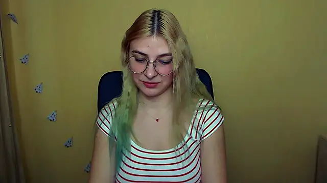 Luna Lush  online show from 12.18.24