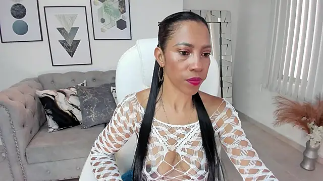 Snapshot of Shantaall_ chatting on 01.05.25 Shantaall online show from 01.05.25