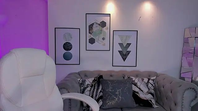 Snapshot of Shantaall_ chatting on 02.25.25 Shantaall online show from 02.25.25