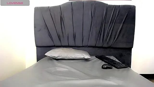 Diosiris Riannys online show from 10.02.25