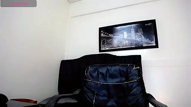 Diosiris Riannys online show from 10.04.25