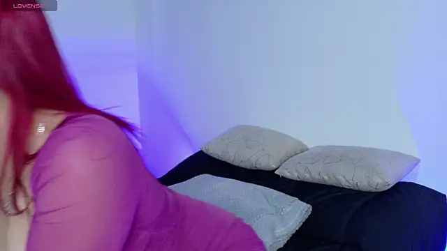 luccycollins  online show from 02.06.25