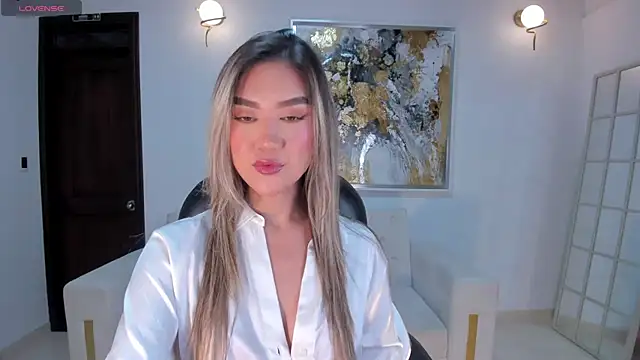 RebeccaHudson online show from 01.22.25