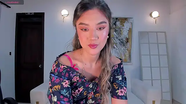 RebeccaHudson online show from 01.23.25