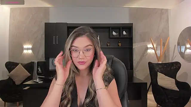 RebeccaHudson online show from 02.11.25