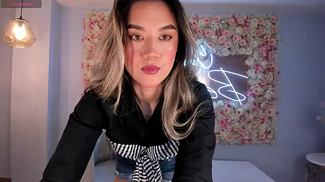 RebeccaHudson online show from 03.01.25