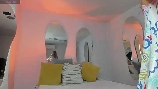 RebeccaHudson online show from 03.07.25