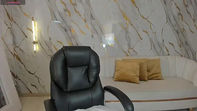 RebeccaHudson online show from 09.18.25