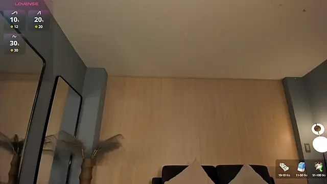 RebeccaHudson online show from 09.25.25