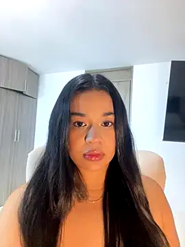 Snapshot of Aitana98_ chatting on 10.05.25 Aitana98  online show from 10.05.25