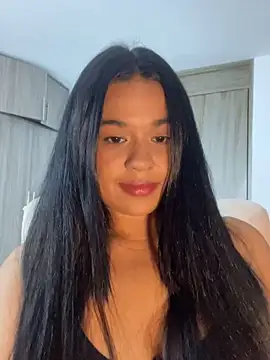 Snapshot of Aitana98_ chatting on 10.20.25 Aitana98  online show from 10.20.25