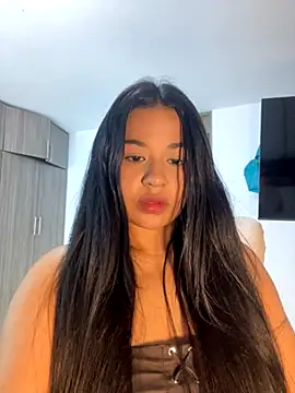 Snapshot of Aitana98_ chatting on 10.27.25 Aitana98  online show from 10.27.25