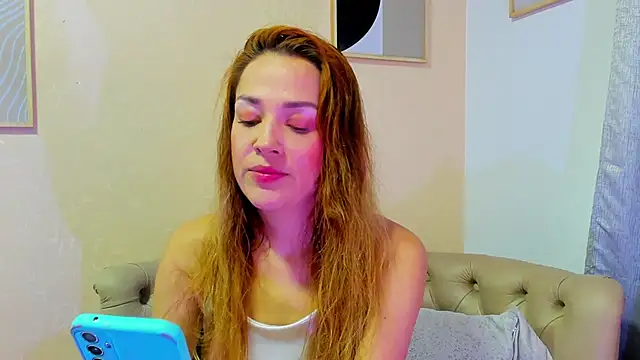 camilawm19 online show from 03.18.25